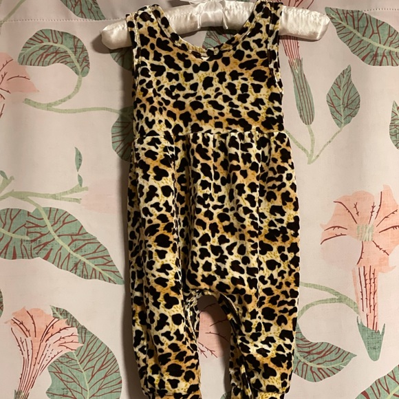 H&M Other - Leopard baby jumpsuit 🌻